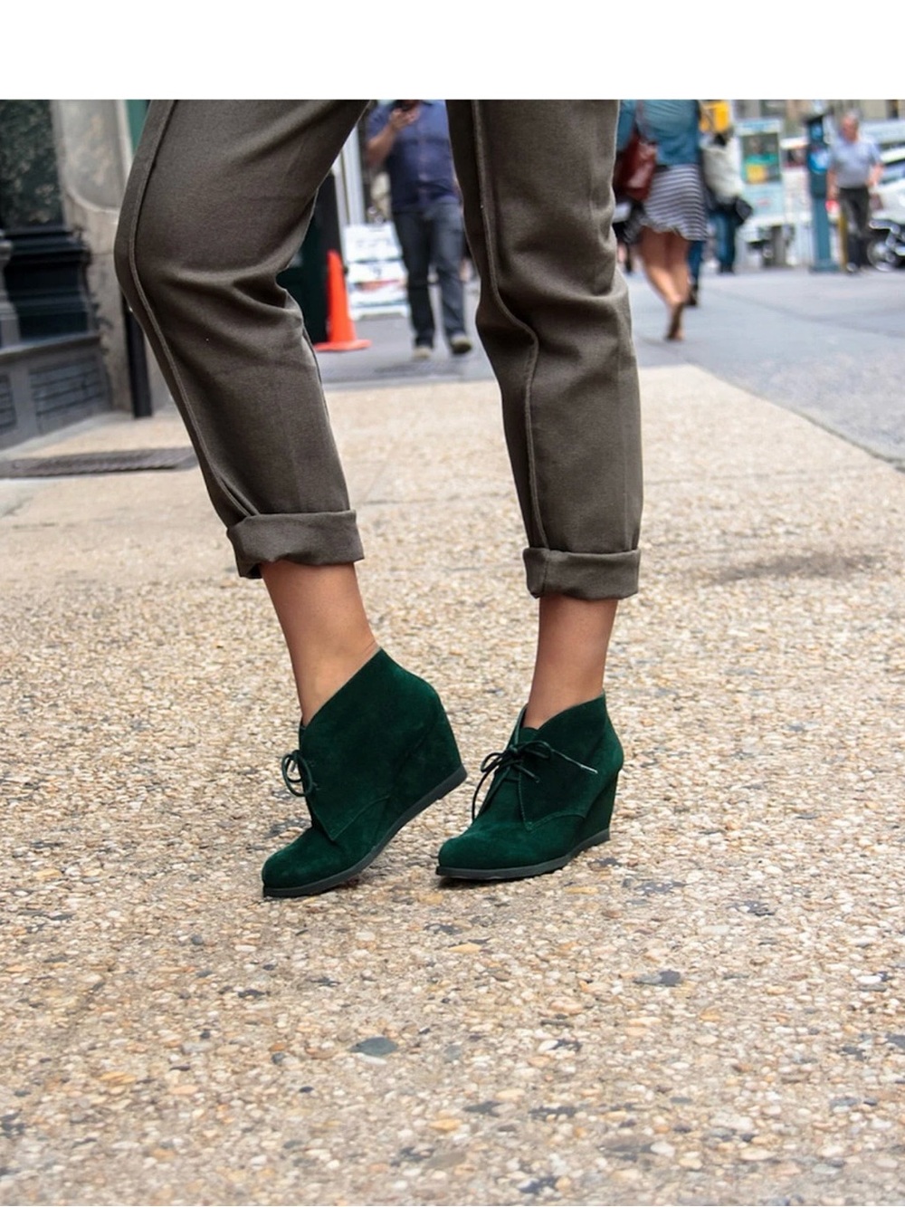 ModCloth CHELSEA CREW Green Sorority Wedges SUEDE Booties Women's 41 10.5